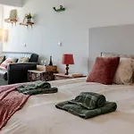 Seaview Ensuite In Centre - Casa Maluka