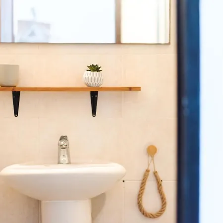 Seaview Ensuite In Centre - Casa Maluka Affittacamere