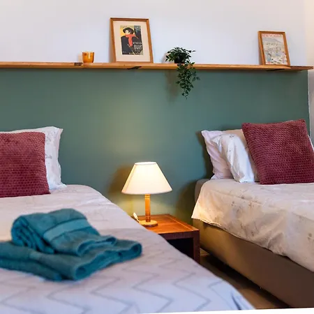 招待所 Seaview Ensuite In Centre - Casa Maluka 3*