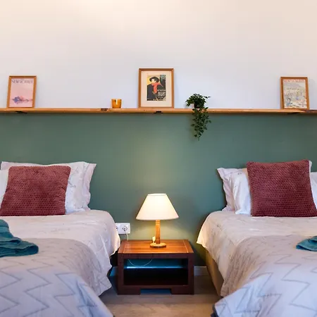 Seaview Ensuite In Centre - Casa Maluka 3* 萨格里什